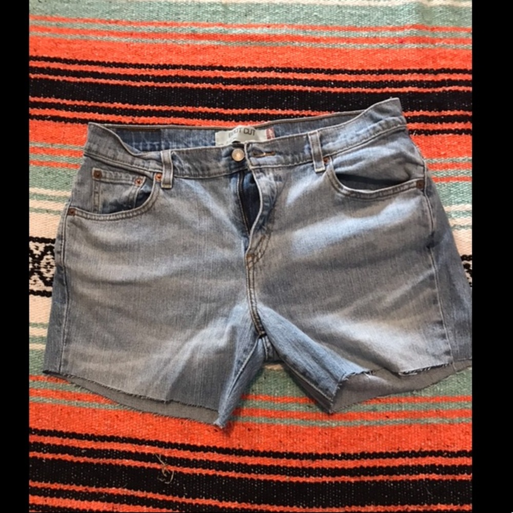 🖤 gently worn jean shorts 🖤